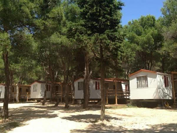 Camp Porat Hotel Povljana Exterior foto